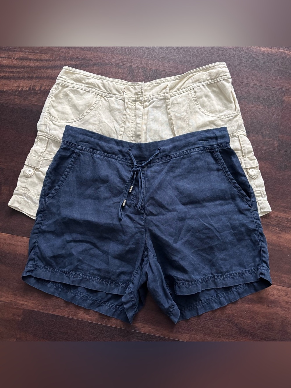 Tommy Bahama Women’s Linen Shorts in Navy and Cream size 6 bundle